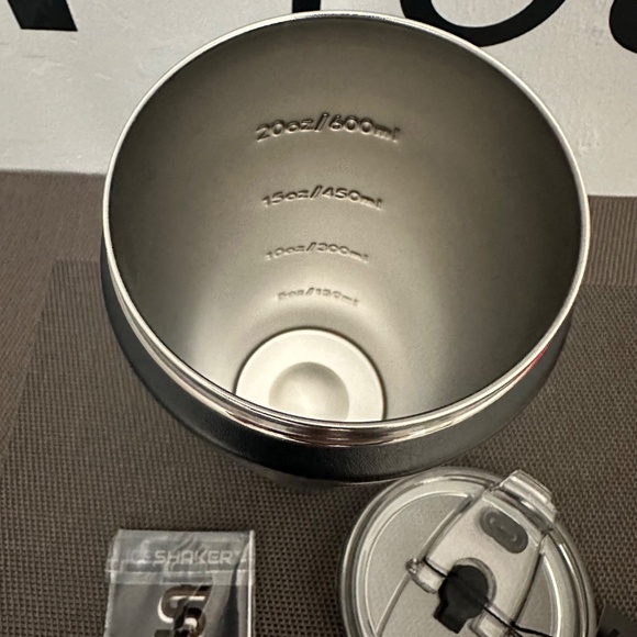 NWT Celsius 26oz Hot/Cold Tumbler - Picture 7 of 13